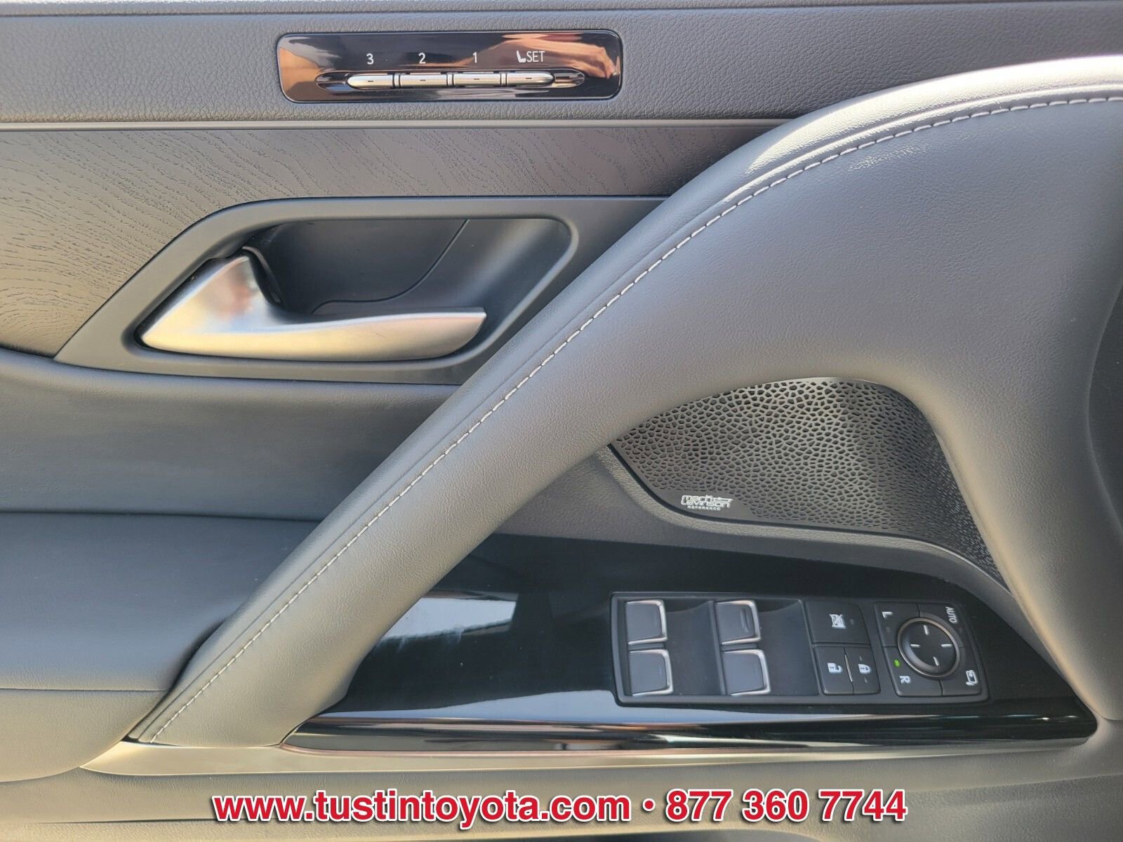 Used 2024 Lexus LX 600 600 Premium w/ Interior Upgrade Package image 18