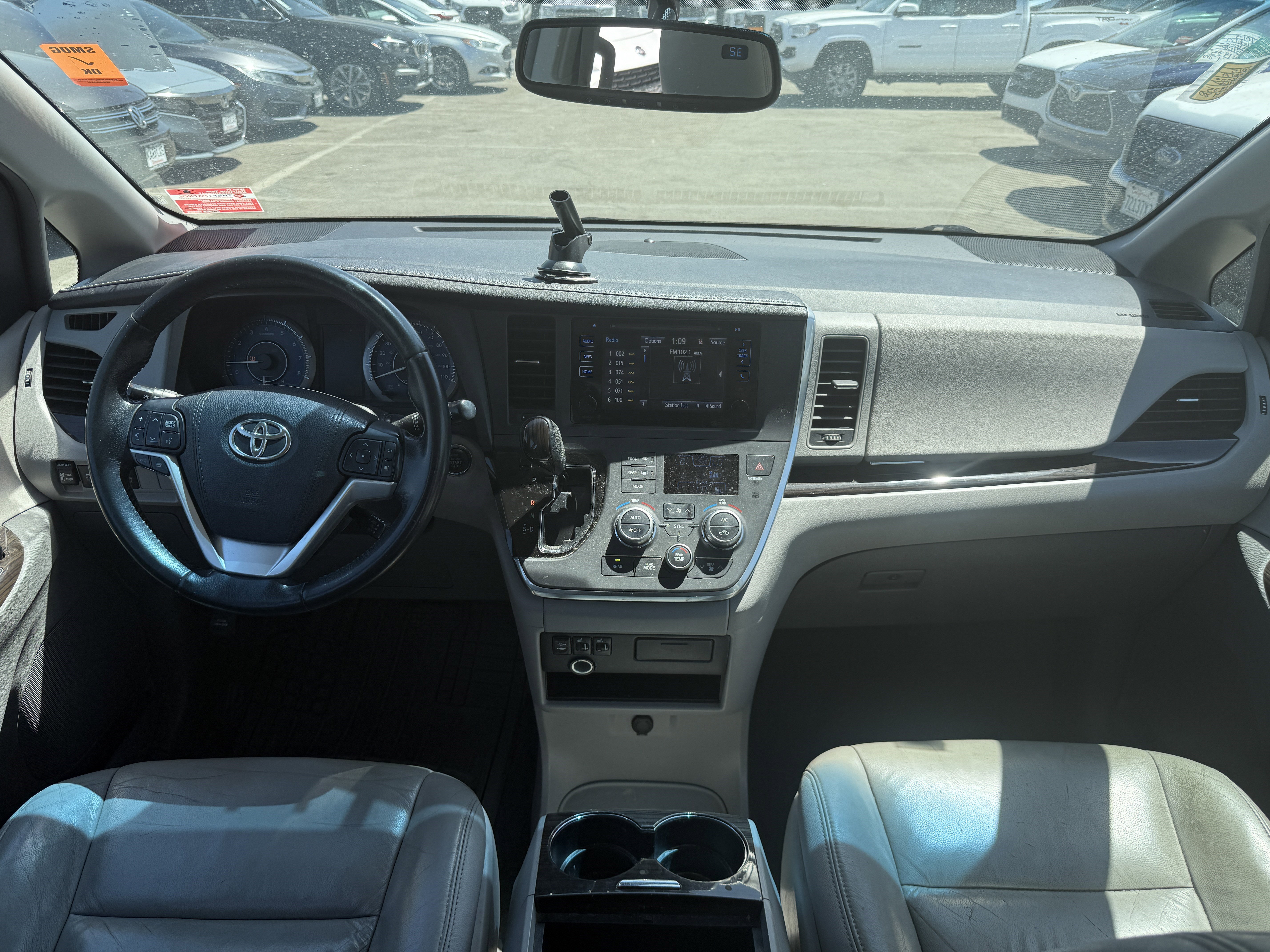 Used 2015 Toyota Sienna XLE w/ XLE Navigation Package image 20