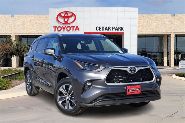 Certified 2025 Toyota Highlander XLE image 1