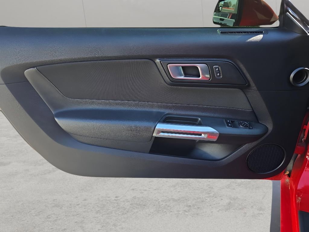 Used 2018 Ford Mustang Coupe image 11