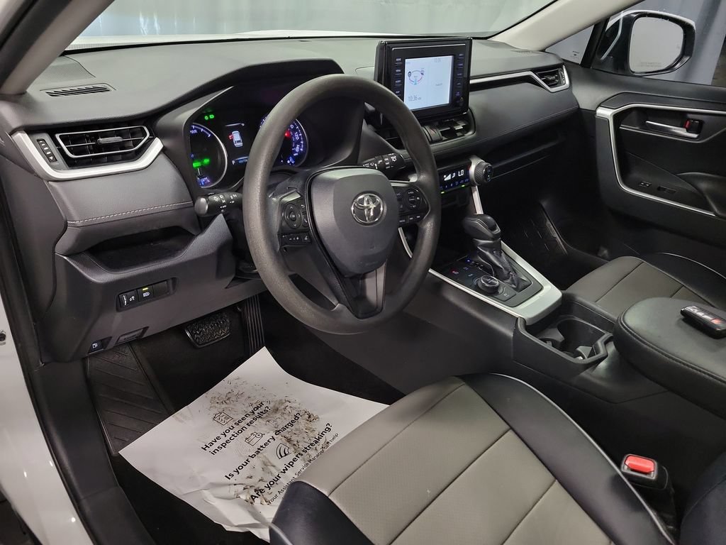 Used 2019 Toyota RAV4 XLE w/ Carpet Mat Package AWD/4WD image 16