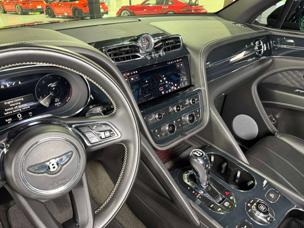 Used 2023 Bentley Bentayga Extended Wheelbase image 34