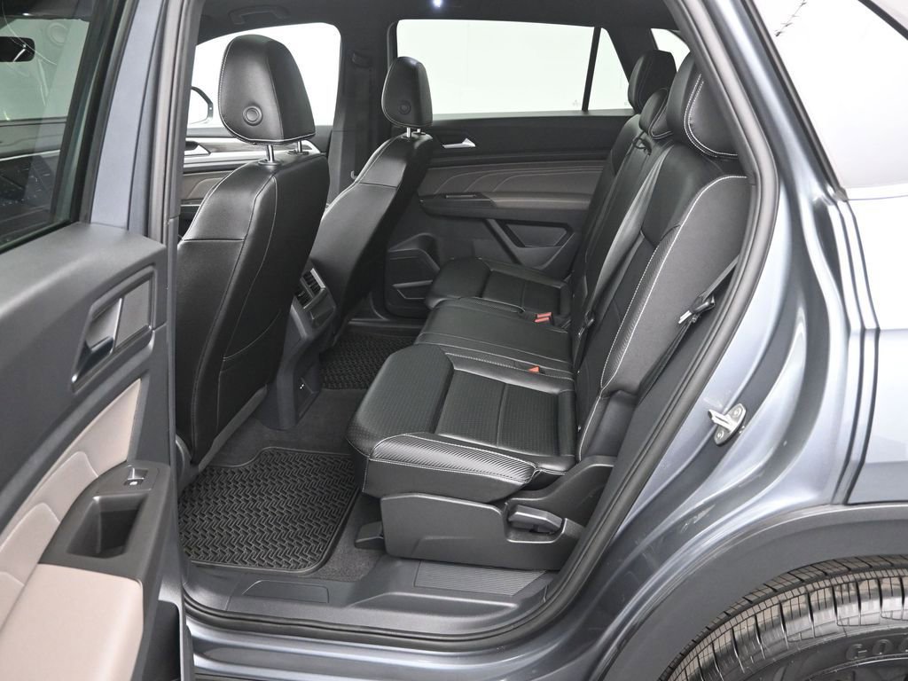 Used 2023 Volkswagen Atlas Cross Sport SE w/ Panoramic Sunroof Package image 19