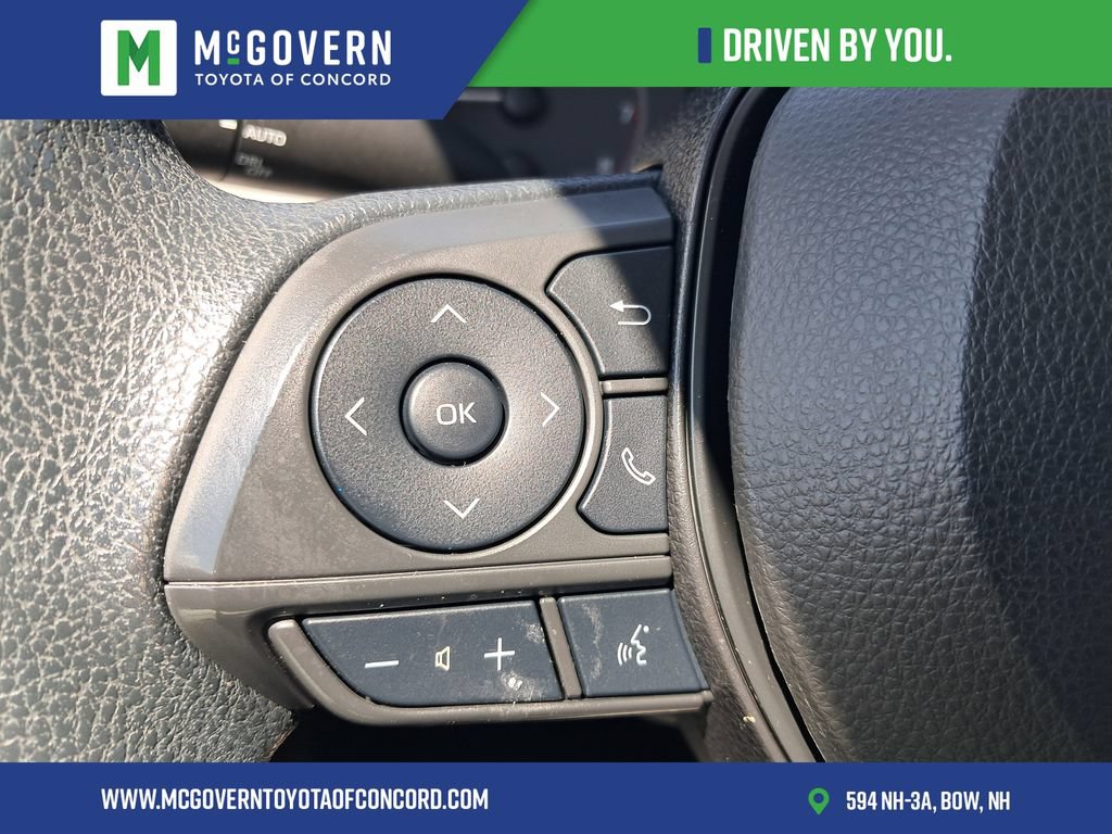 Used 2024 Toyota Corolla LE w/ LE Convenience Package FWD image 31