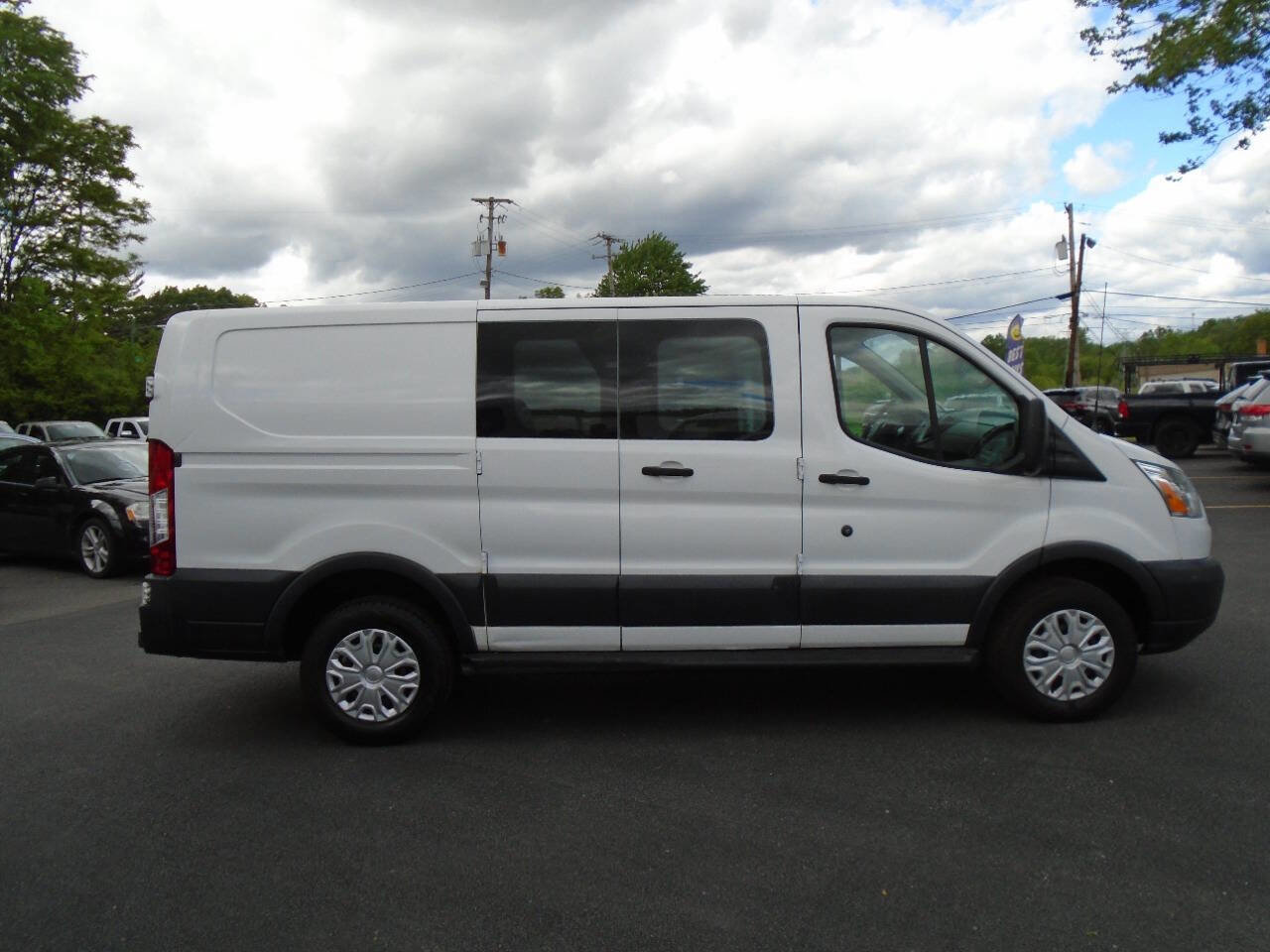 Used 2015 Ford Transit 250 130 Low Roof w/ Exterior Upgrade Package image 3