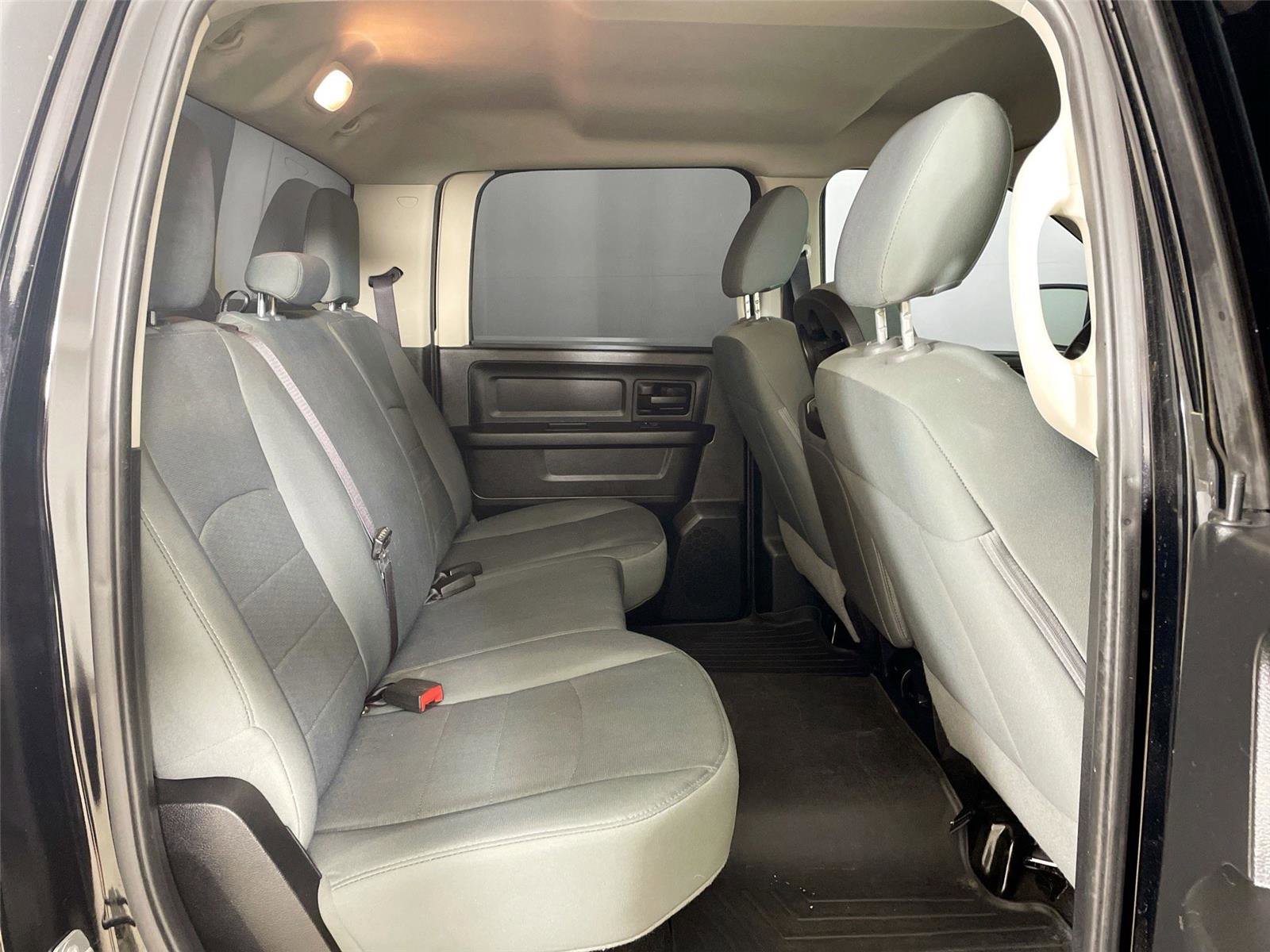 Used 2015 RAM 1500 Express image 25