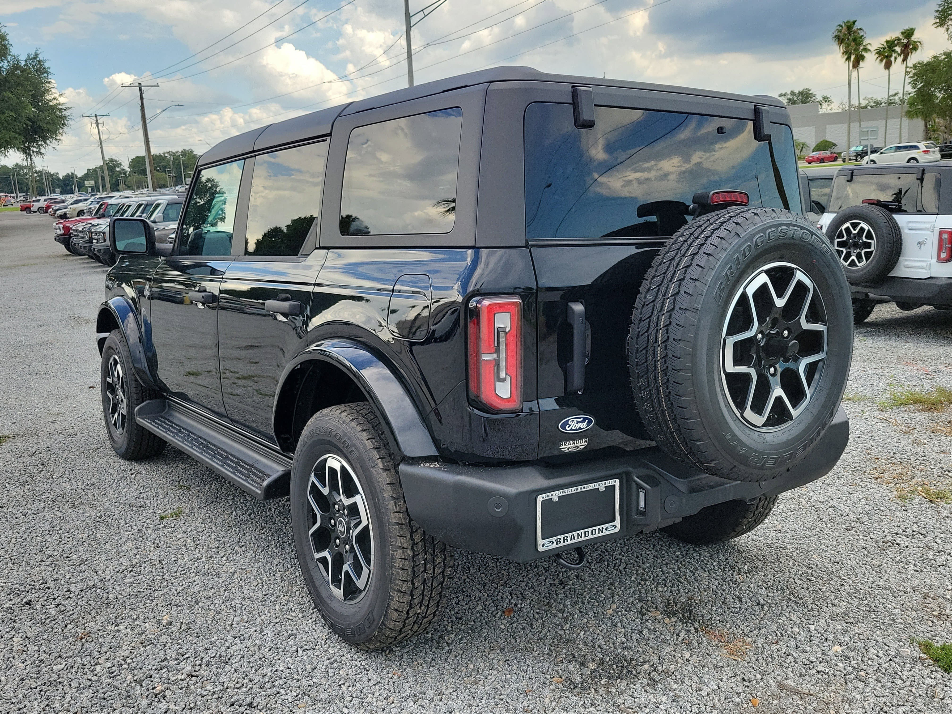 New 2026 Ford Bronco Outer Banks AWD/4WD image 8