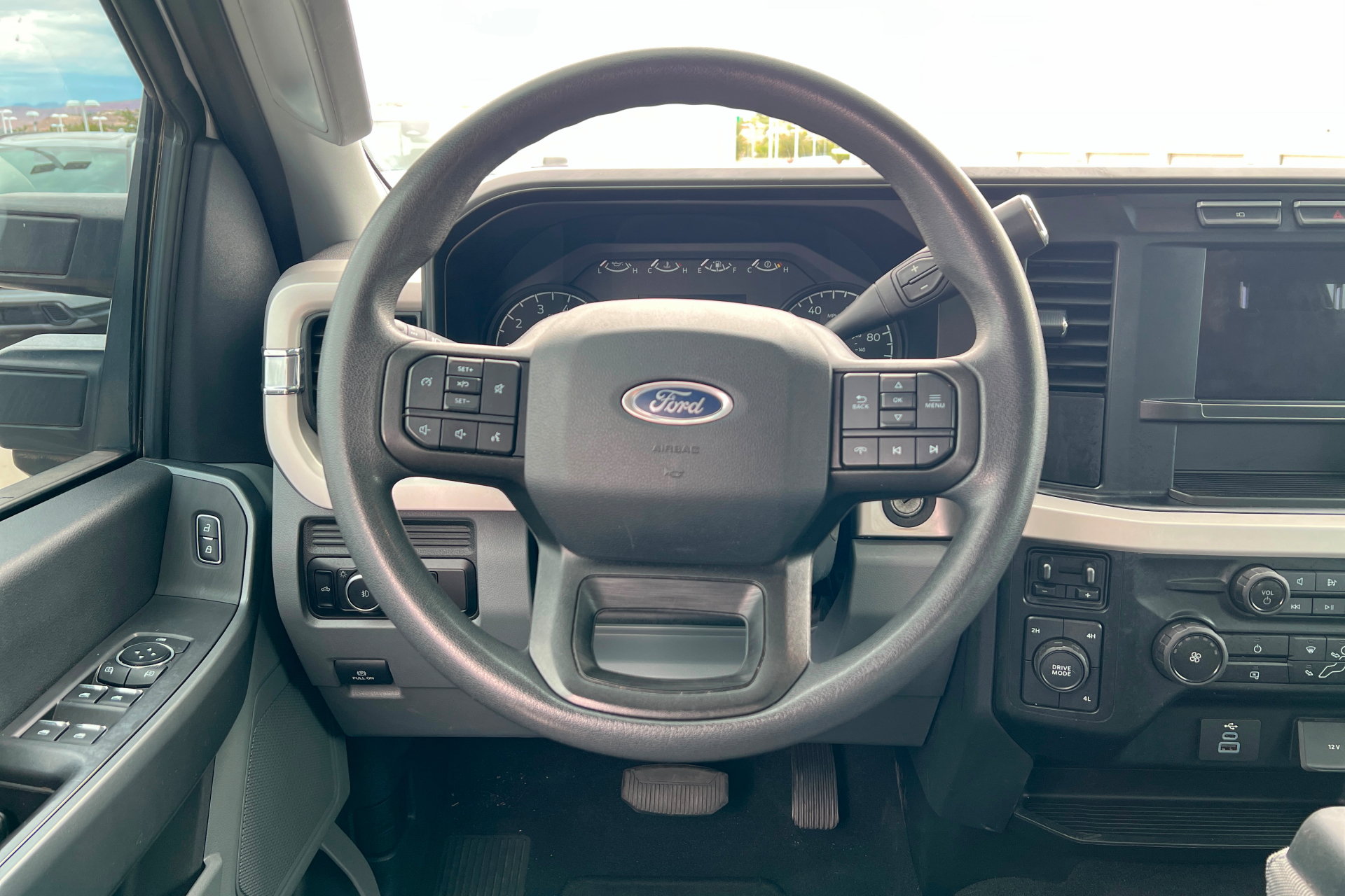 Used 2023 Ford F350 XL w/ STX Appearance Package AWD/4WD image 13