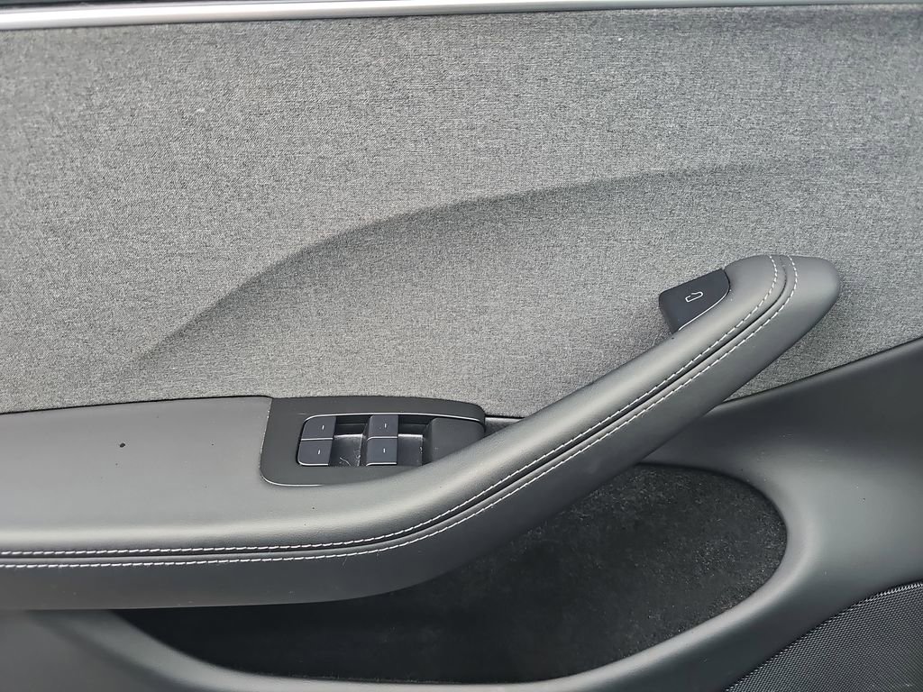 Used 2024 Tesla Model 3 Standard Range image 30