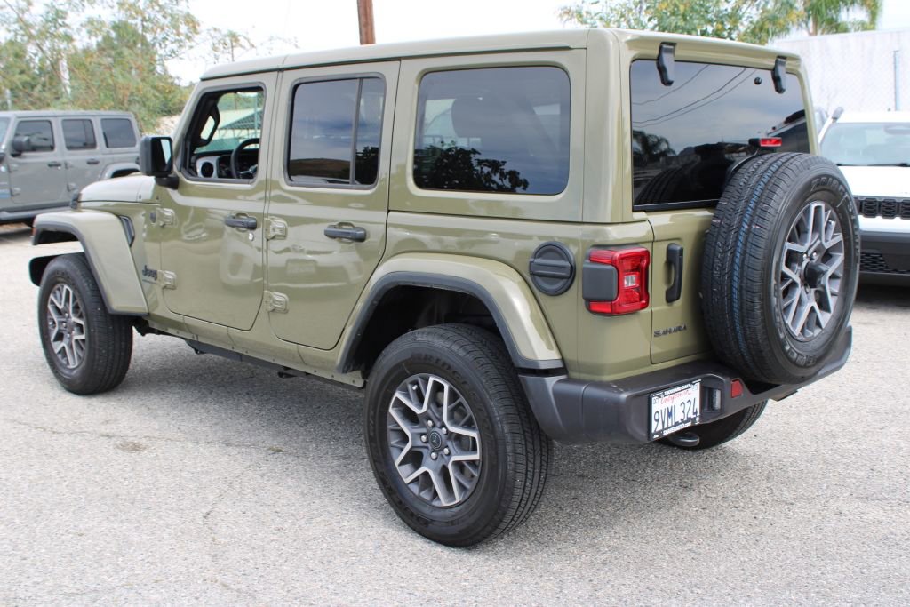 Used 2026 Jeep Wrangler Sahara AWD/4WD image 6