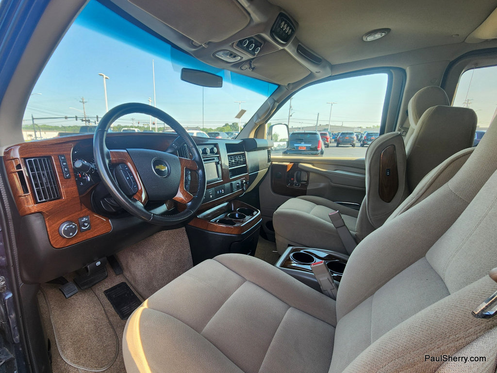 Used 2015 Chevrolet Express 2500 RWD image 20