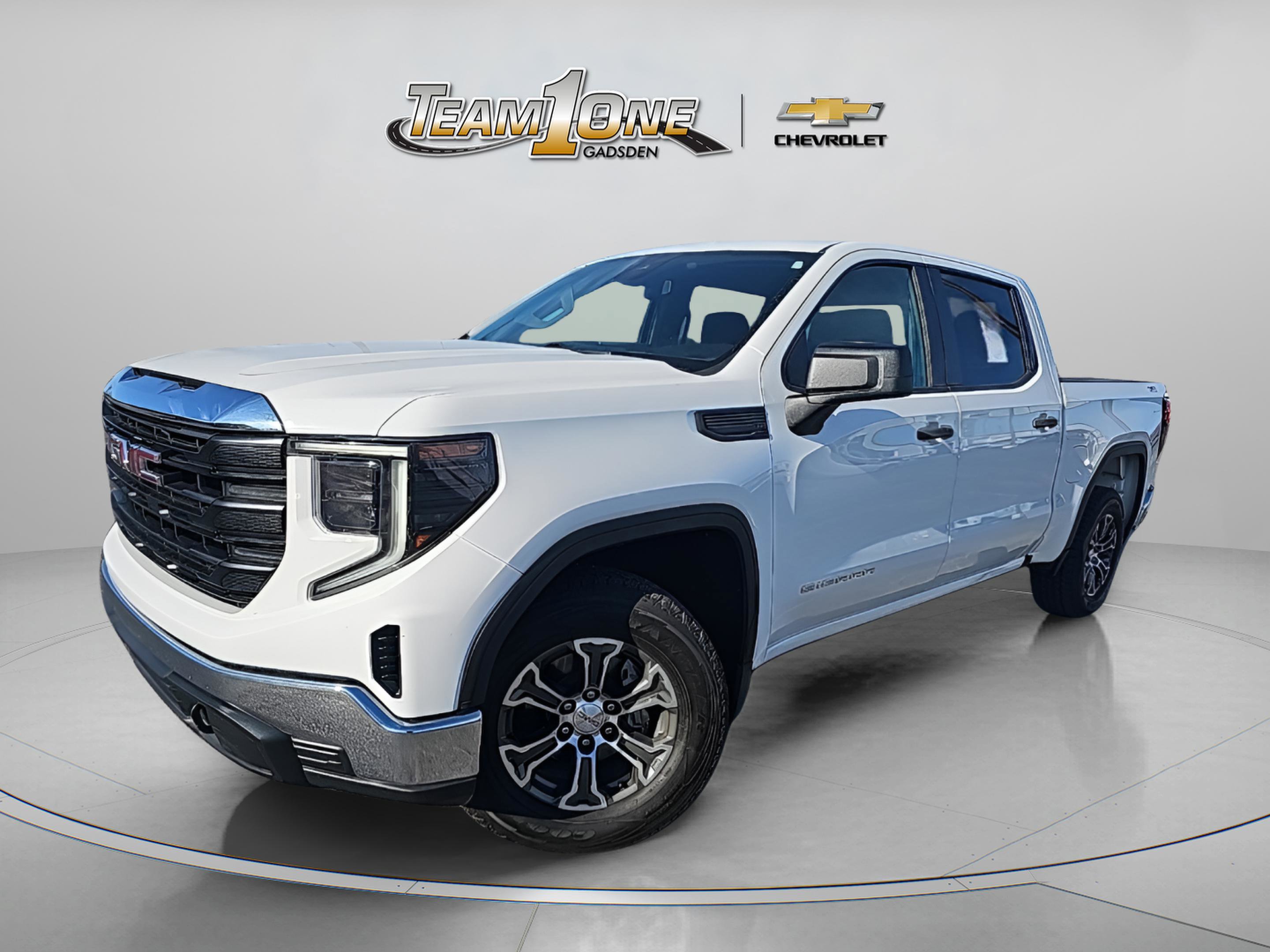 Used 2022 GMC Sierra 1500 Pro w/ Pro Value Package AWD/4WD image 4