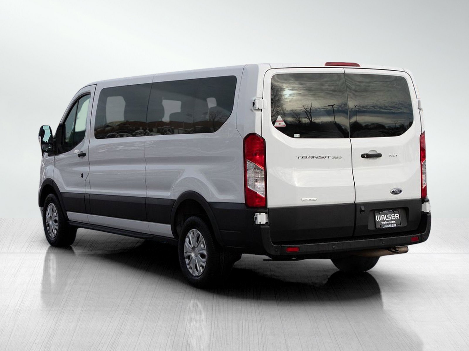 Used 2023 Ford Transit 350 XLT image 5