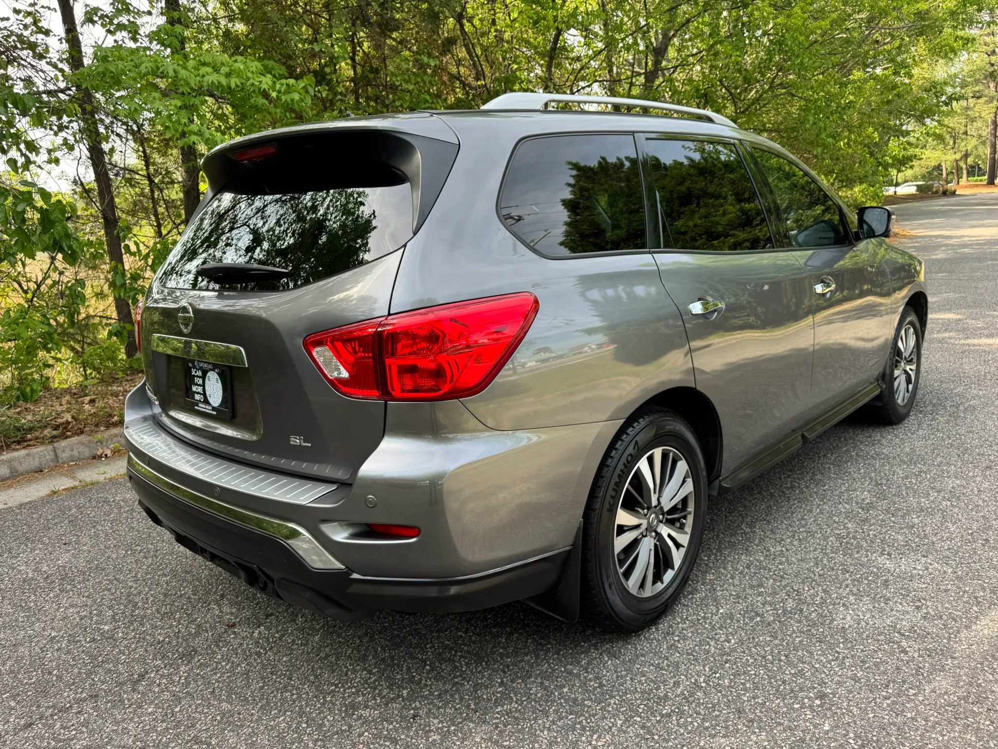 Used 2017 Nissan Pathfinder SL w/ SL Tech Package image 8