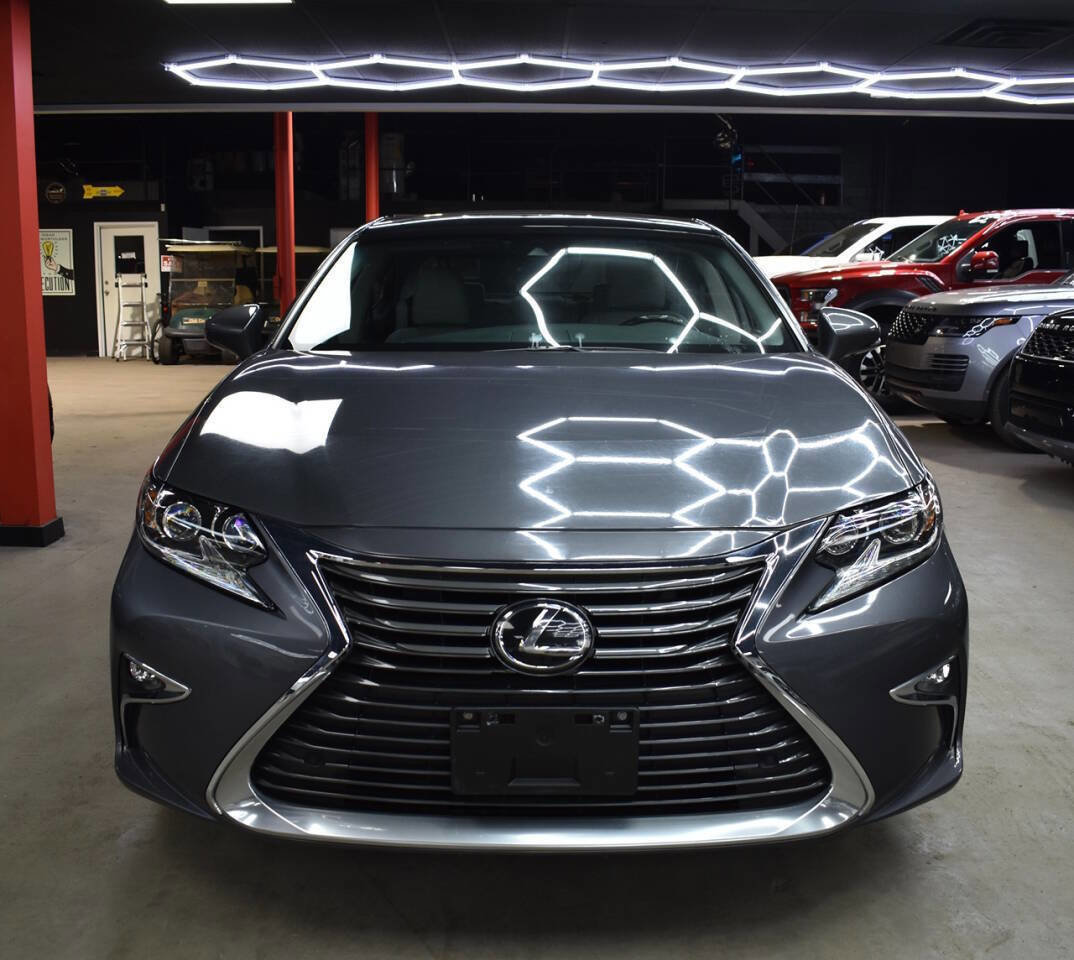 Used 2018 Lexus ES 350 w/ Luxury Package w/Wood Trim image 2