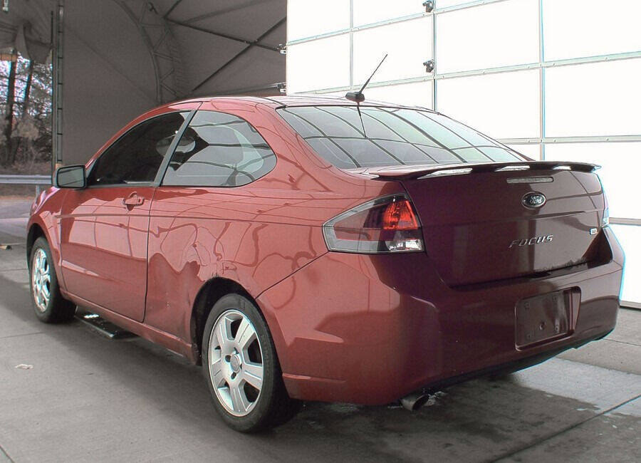 Used 2010 Ford Focus SE image 4
