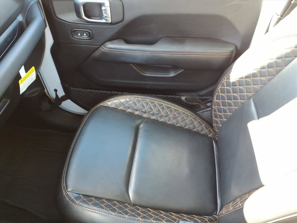 Used 2023 Jeep Wrangler Unlimited Sahara AWD/4WD image 25