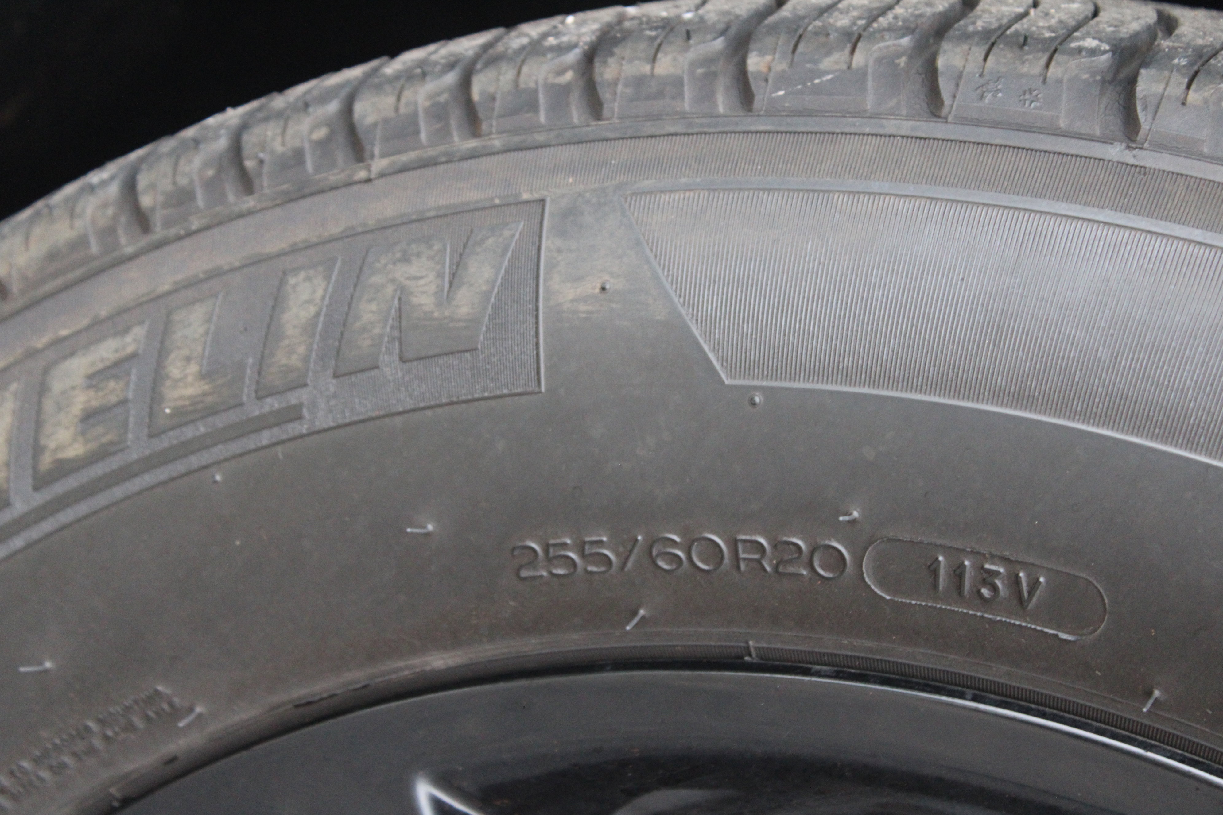 Used 2024 Land Rover Defender 110 S image 93