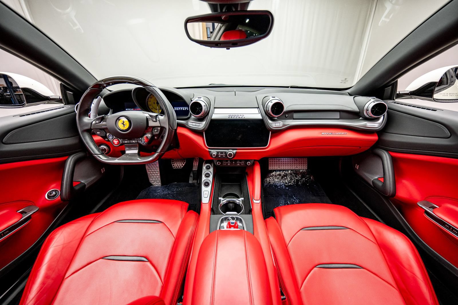 Used 2019 Ferrari GTC4Lusso AWD/4WD image 10