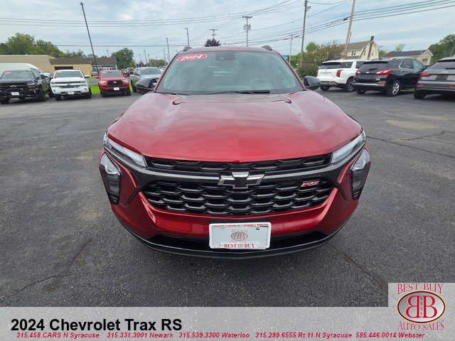 Used 2024 Chevrolet Trax RS w/ Driver Confidence Package FWD image 2