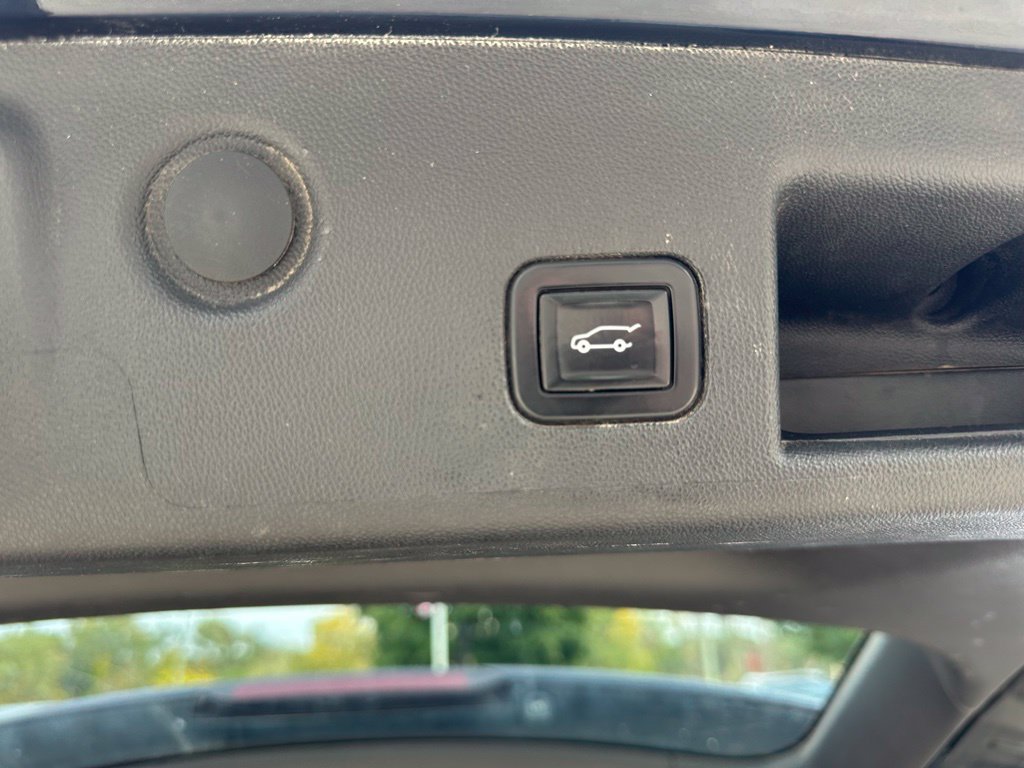 Used 2021 Chevrolet Equinox LT AWD/4WD image 24