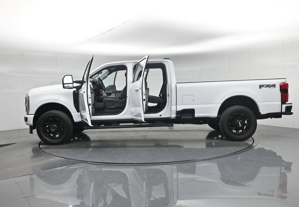 New 2026 Ford F350 XLT w/ XLT Premium Package AWD/4WD image 36
