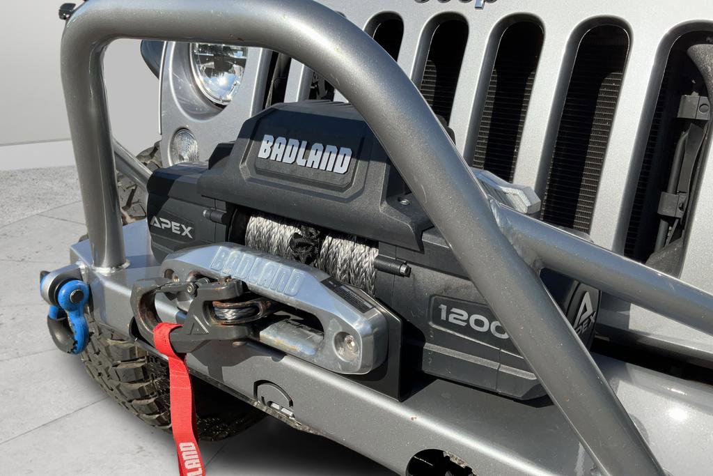 Used 2015 Jeep Wrangler Unlimited Rubicon w/ Connectivity Group image 26