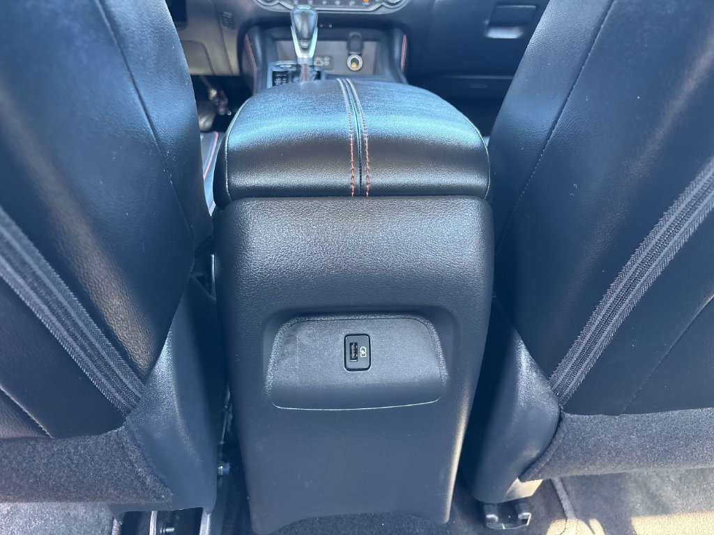 Used 2023 Nissan Sentra SR w/ SR Premium Package FWD image 9