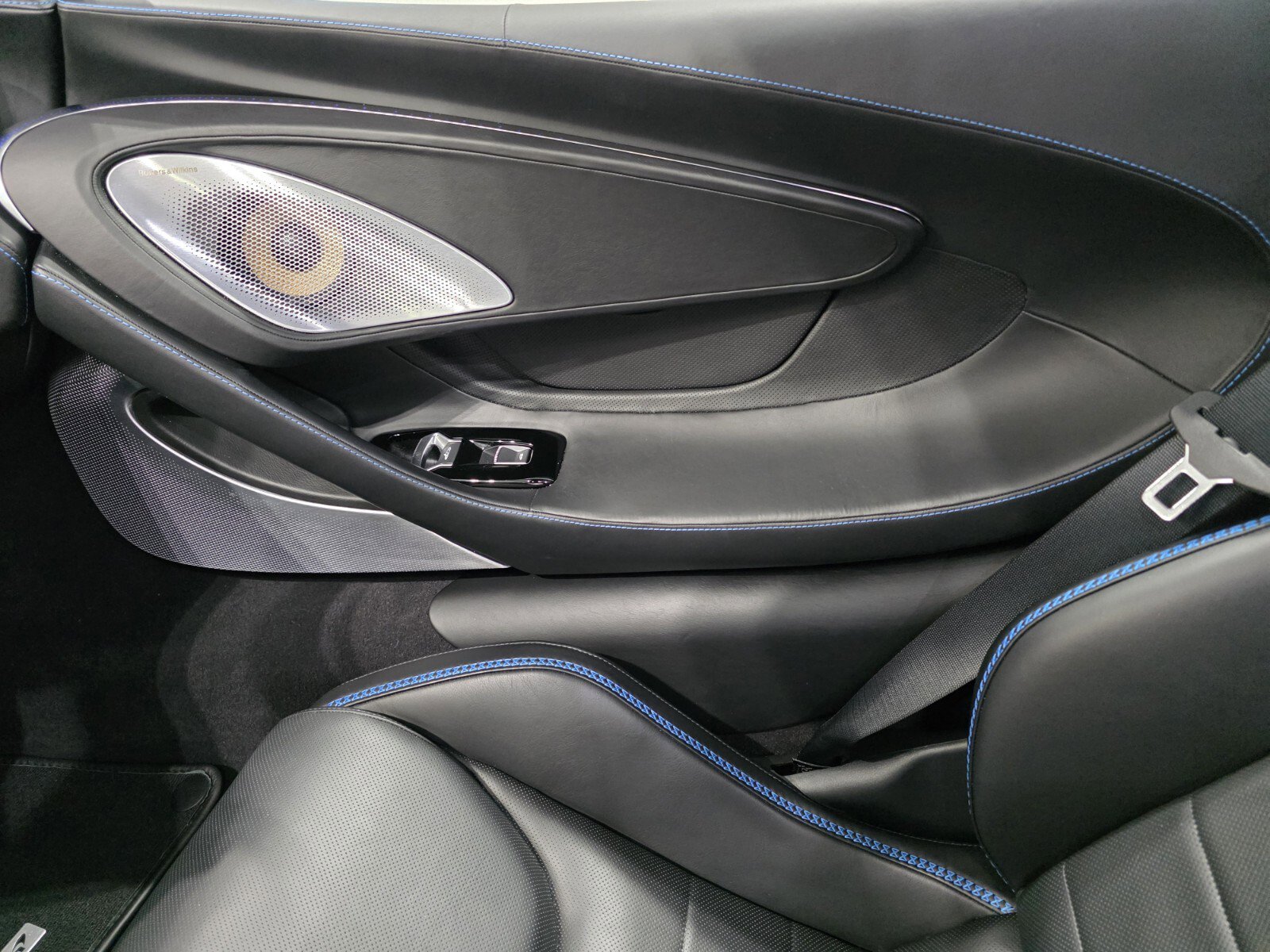 Used 2023 McLaren GT image 15