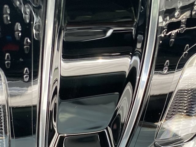 Certified 2026 Cadillac Escalade IQL Sport 1 w/ LPO, Floor Liner Package AWD/4WD image 31