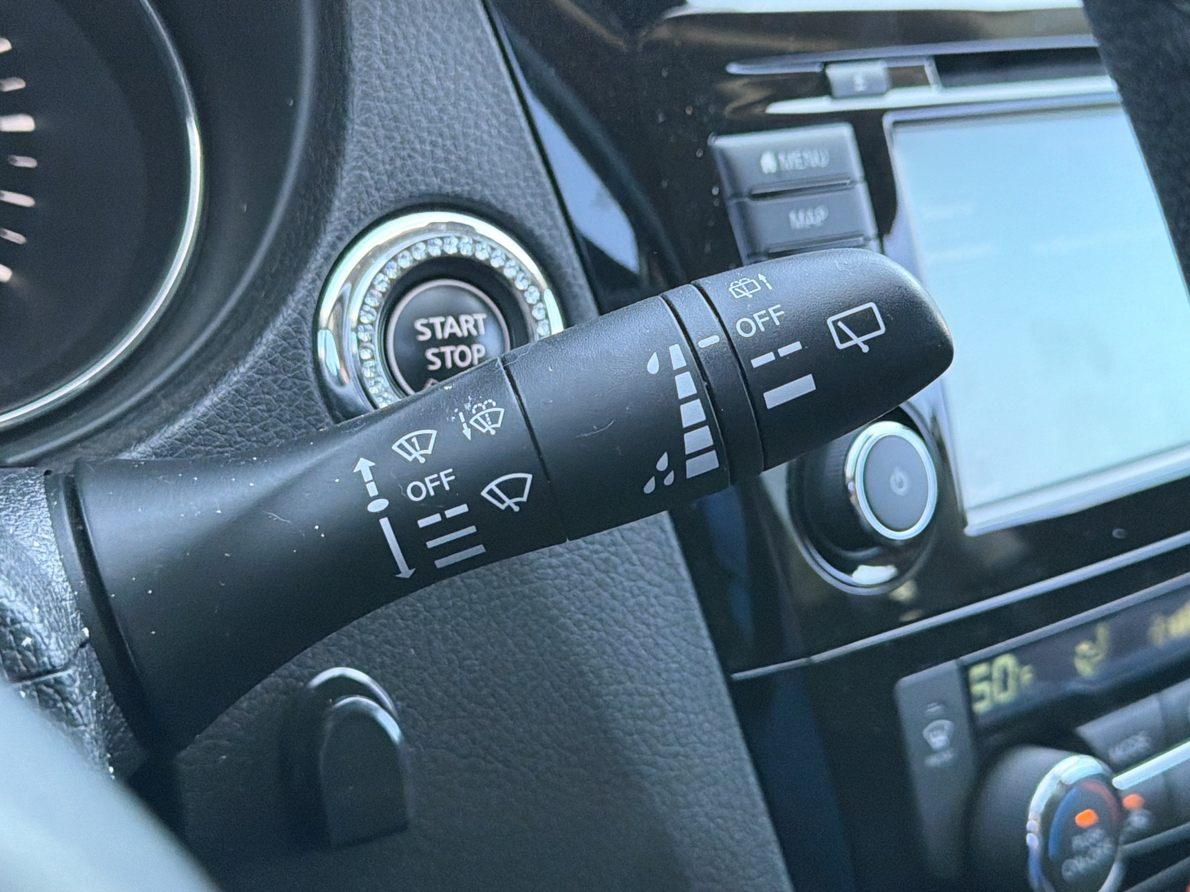 Used 2020 Nissan Rogue SV w/ Premium Package FWD image 17