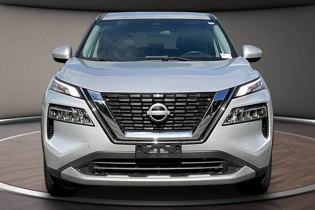 Used 2023 Nissan Rogue SV FWD image 2