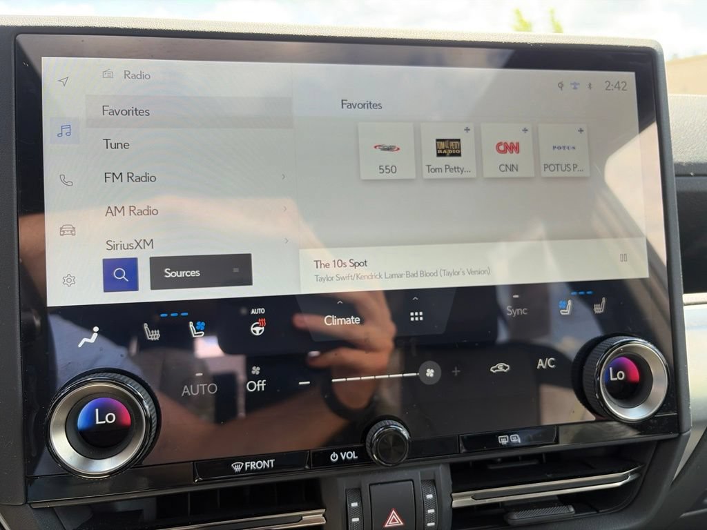 Used 2024 Lexus GX 550 AWD/4WD image 12
