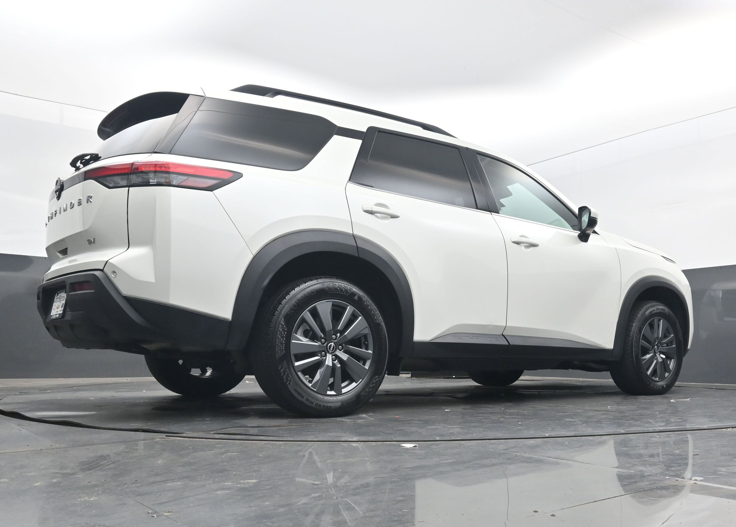 Used 2024 Nissan Pathfinder SV image 30