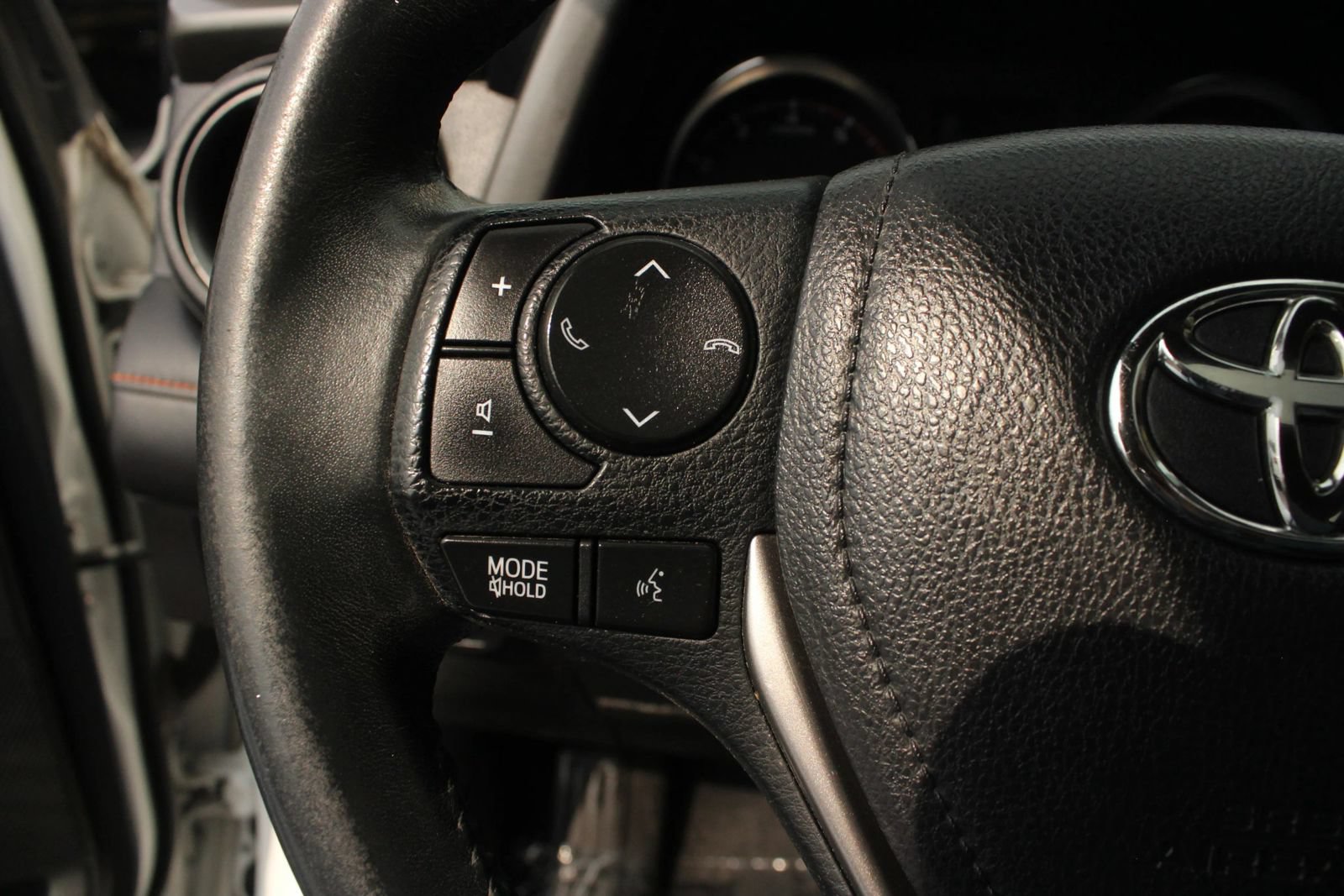 Used 2014 Toyota RAV4 XLE AWD/4WD image 28