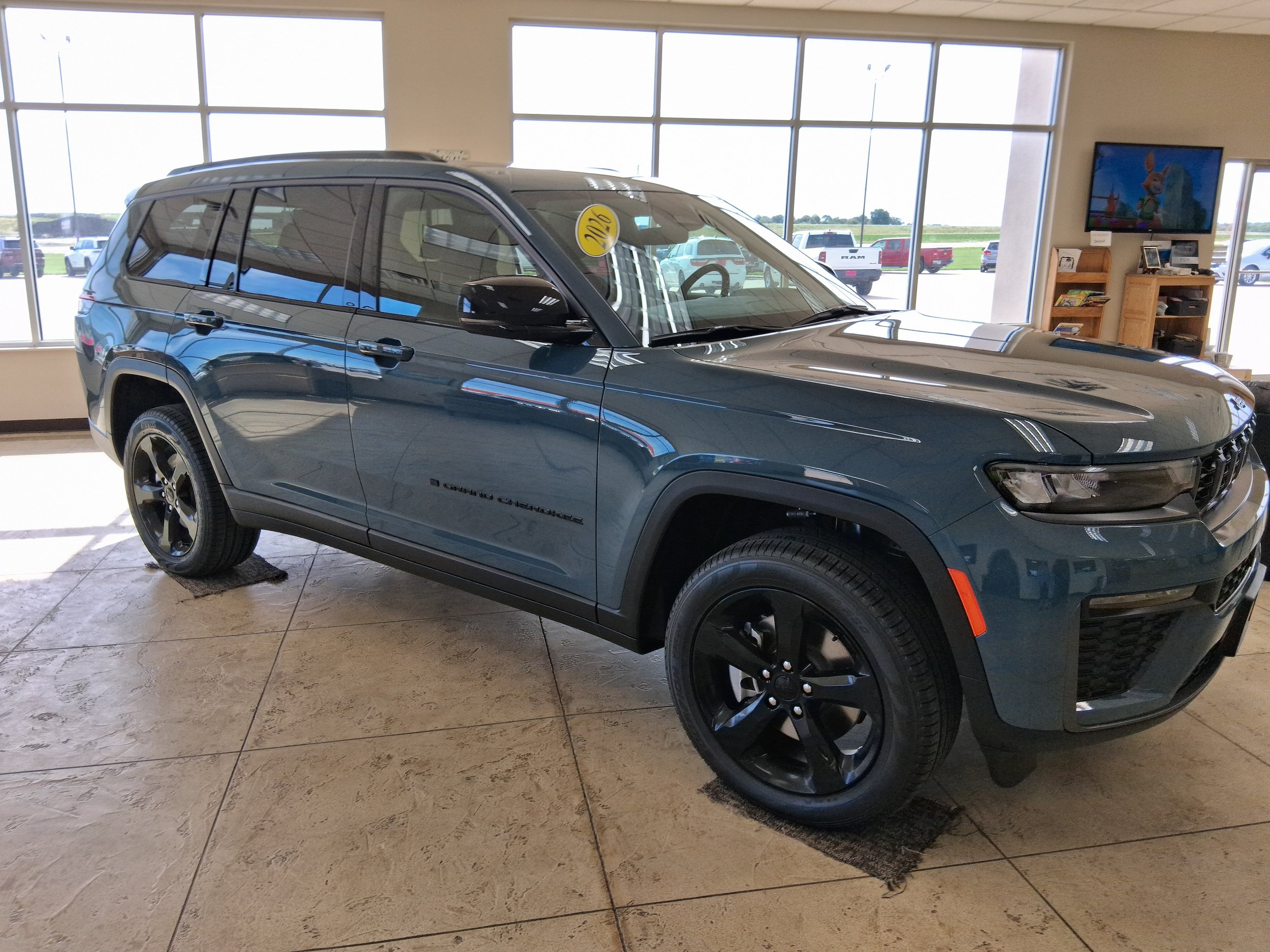 New 2026 Jeep Grand Cherokee L Limited w/ Limited Altitude Package AWD/4WD image 2