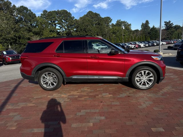 Used 2020 Ford Explorer XLT w/ Equipment Group 202A AWD/4WD image 16
