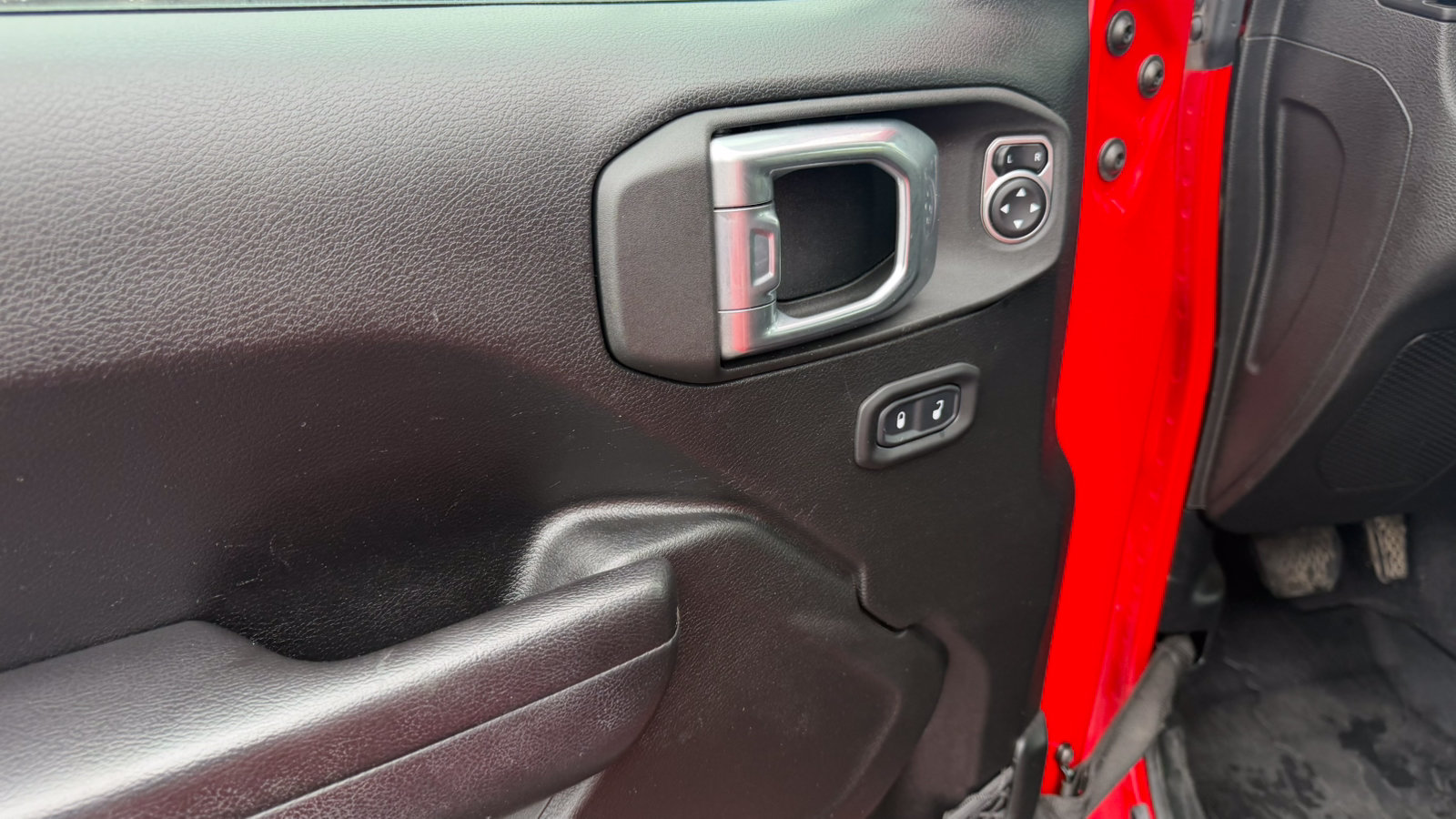 Certified 2021 Jeep Gladiator Sport AWD/4WD image 10
