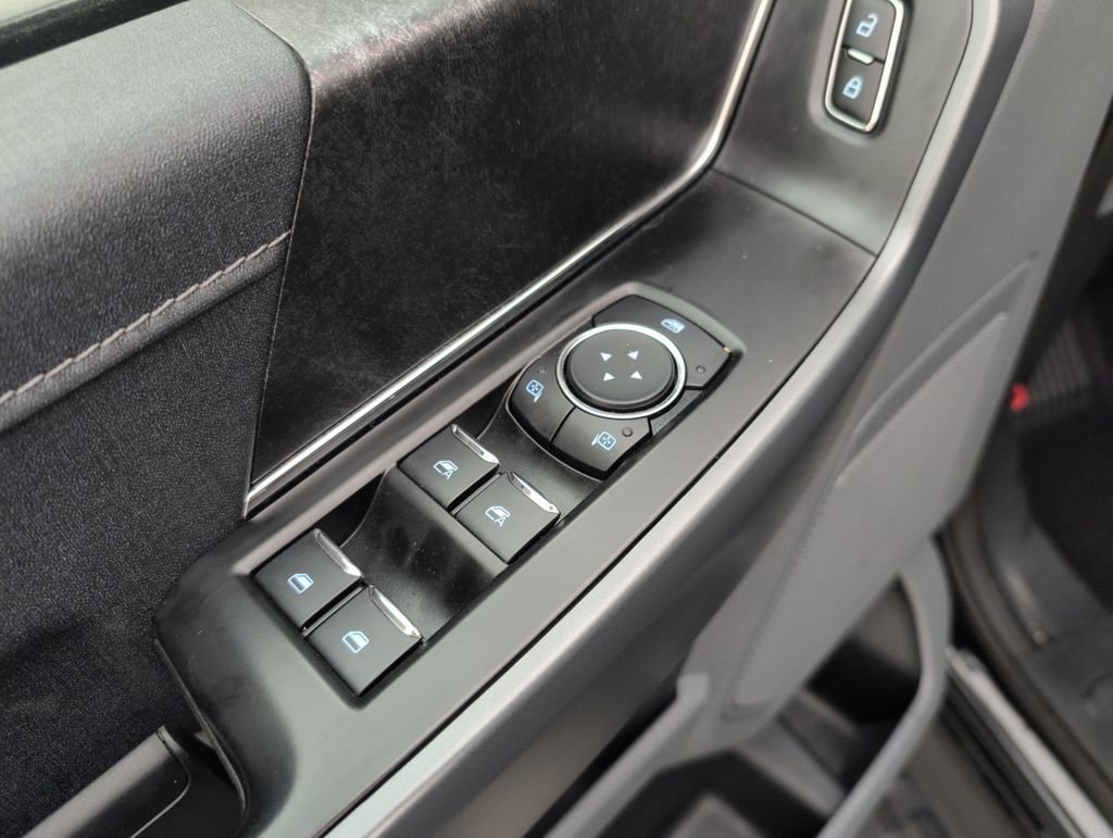 Used 2025 Ford F150 Lightning XLT image 38