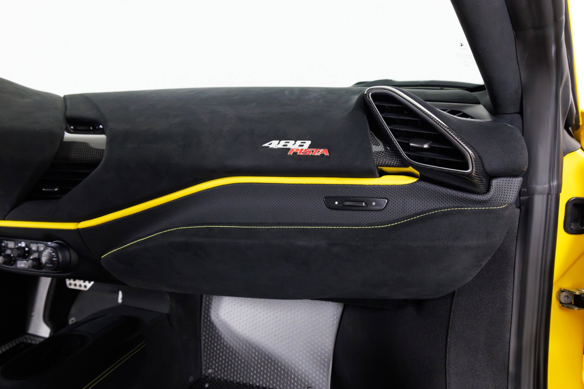 Used 2020 Ferrari 488 Pista image 34