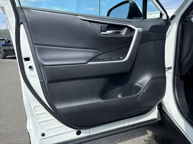 Used 2020 Toyota RAV4 XLE w/ All Weather Liner Package AWD/4WD image 18