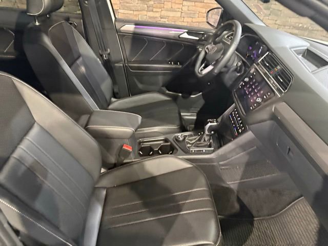 Used 2024 Volkswagen Tiguan SE R-Line image 32