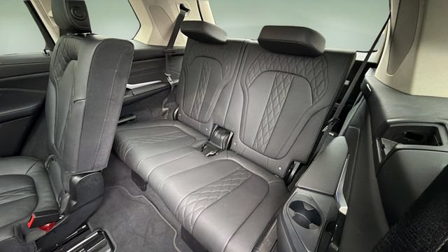 Used 2023 BMW X7 xDrive40i AWD/4WD image 34