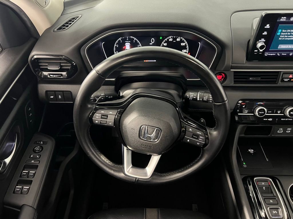 Used 2024 Honda Pilot Touring image 16