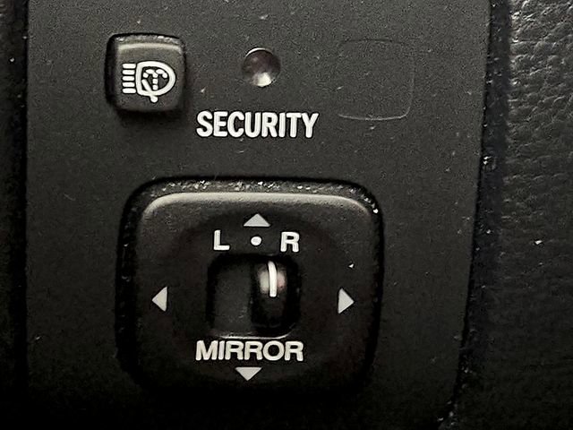 Used 2004 Lexus SC 430 Convertible image 23