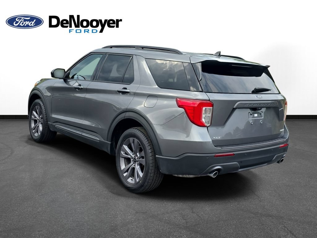 Used 2024 Ford Explorer XLT w/ Equipment Group 202A AWD/4WD image 8