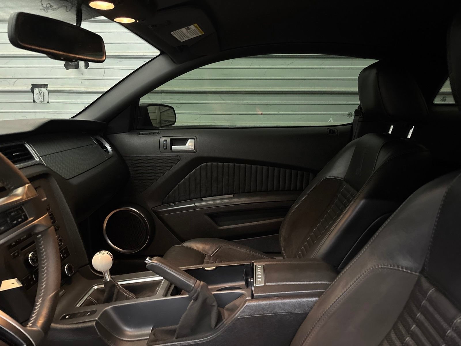 Used 2010 Ford Mustang Shelby GT500 RWD image 19