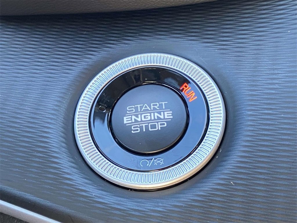 New 2025 Jeep Grand Cherokee L Altitude image 28