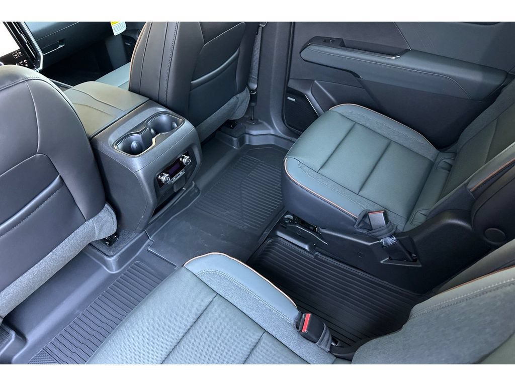 New 2026 GMC Acadia AT4 w/ LPO, Floor Liner Package AWD/4WD image 9