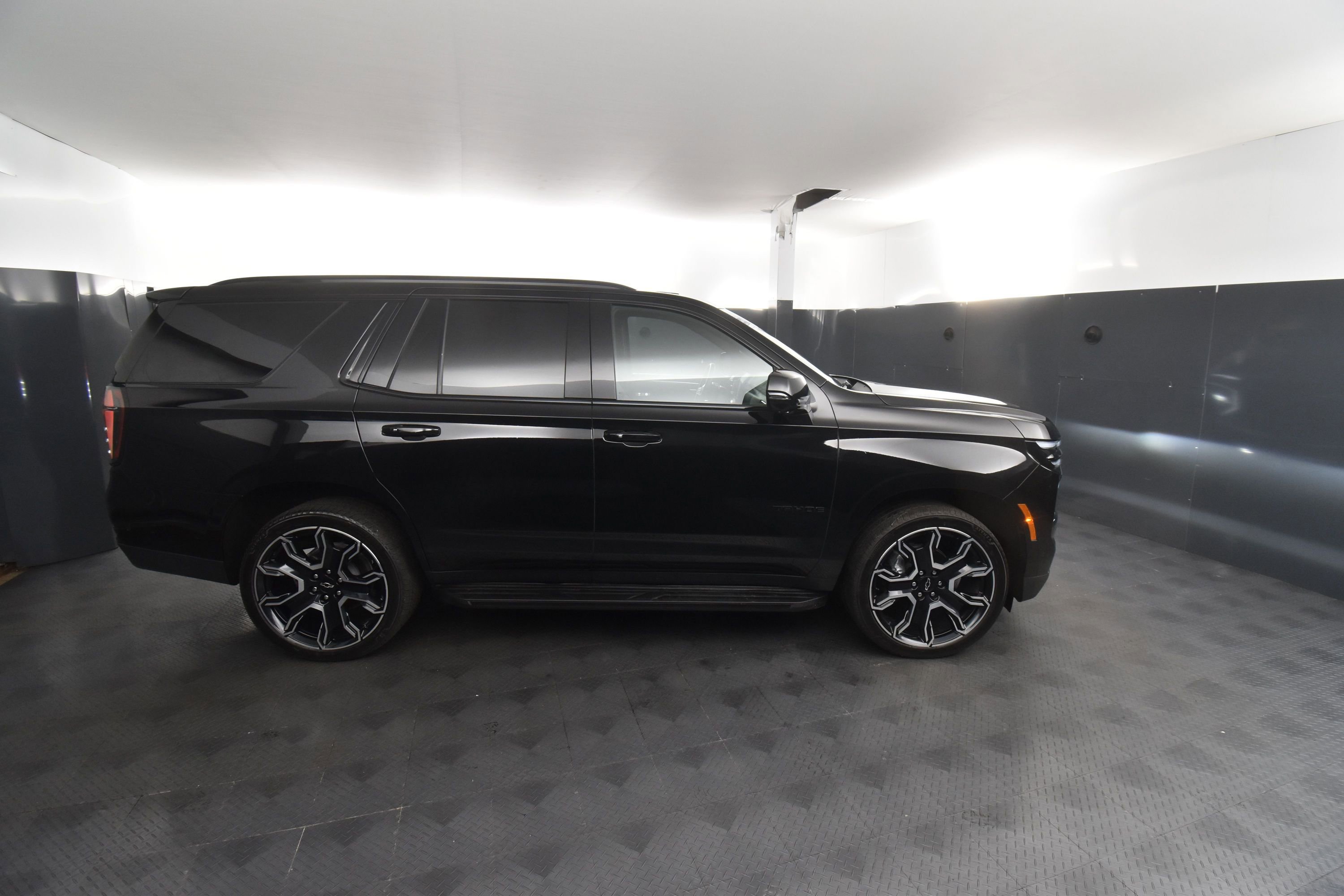 Used 2025 Chevrolet Tahoe RST w/ RST Capability Package image 4